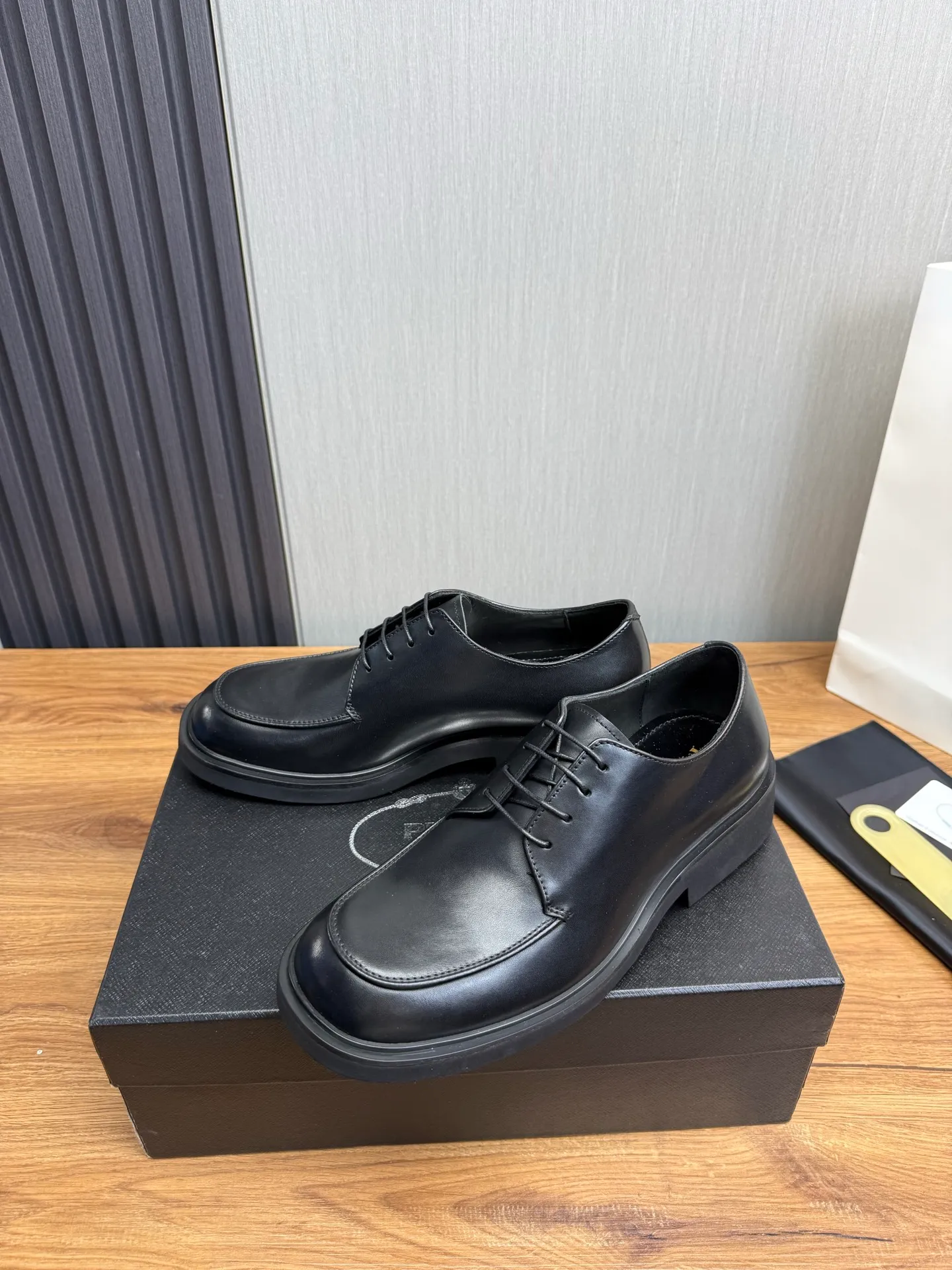 Men's shoes 💰840💰 [PRADA] New models synchronized with the official website, high-quality shipments ✔️Hot-sellers🔥 Original cowhide. Open edge beaded cowhide + cowhide lining, 1🆚1 replica, original lightweight foam outsole, 38-45 (men's 38.45 custom-made, non-refundable)